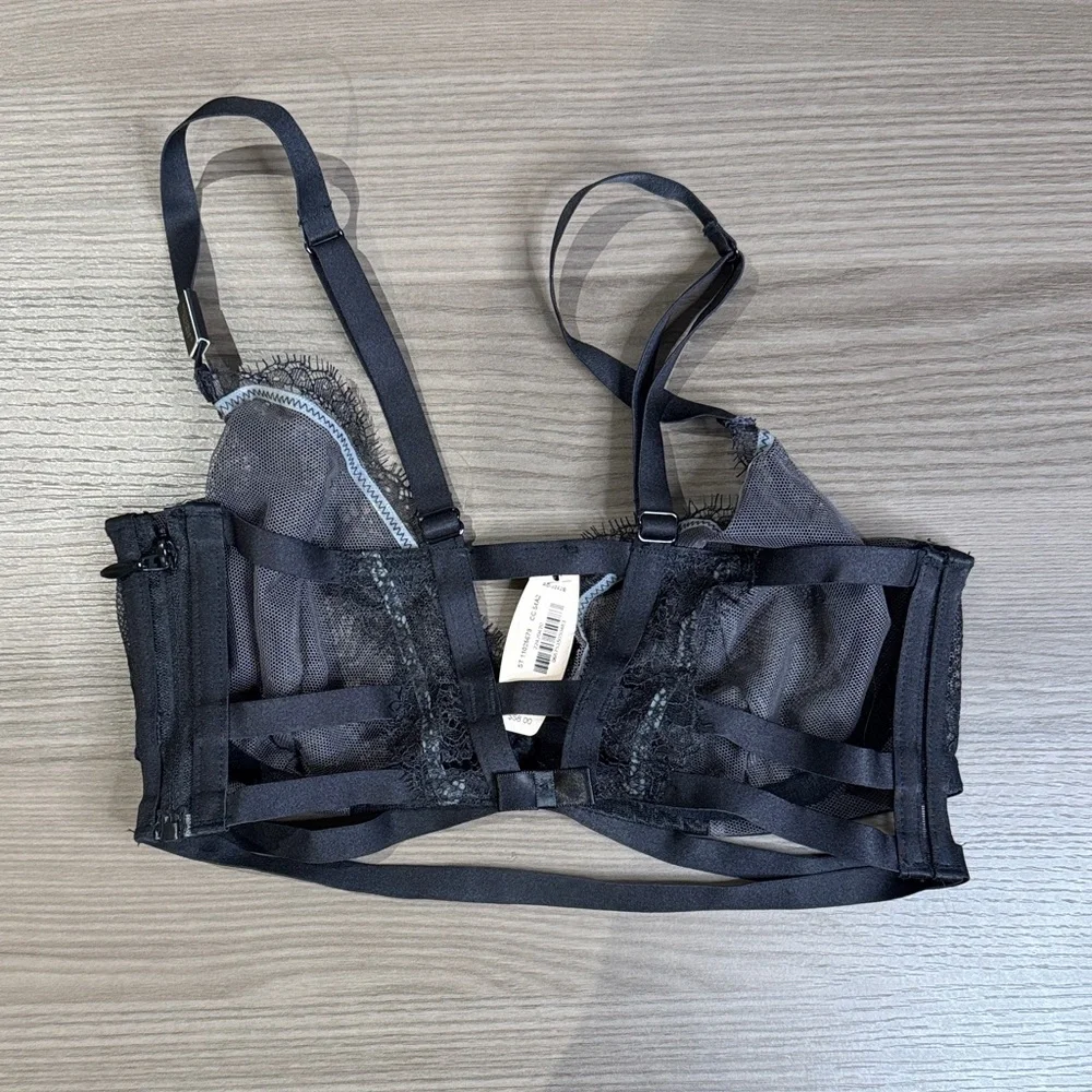 Victoria's Secret Black Lace Strappy Bra - Picture 2 of 5